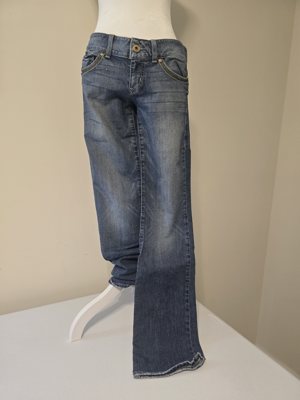 Vintage Woman's Guess Daredevil Boot Cut Jeans Straight-Leg Size 29